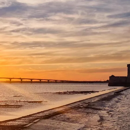 Gorgeous In * Saint-Jean-de-Liversay